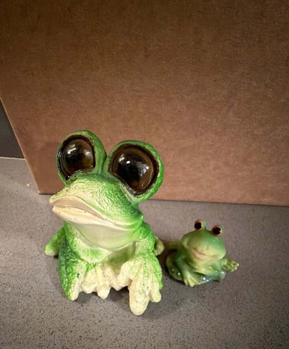 Green ceramic Frog Figurines Set